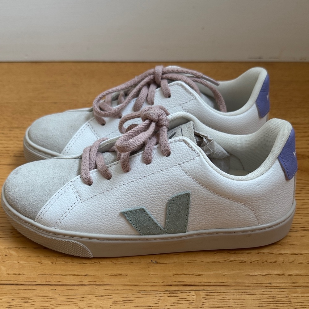 Veja Kids' Esplar Leather Sneaker
in Extra White Matcha Size 2 - Picture 1 of 7